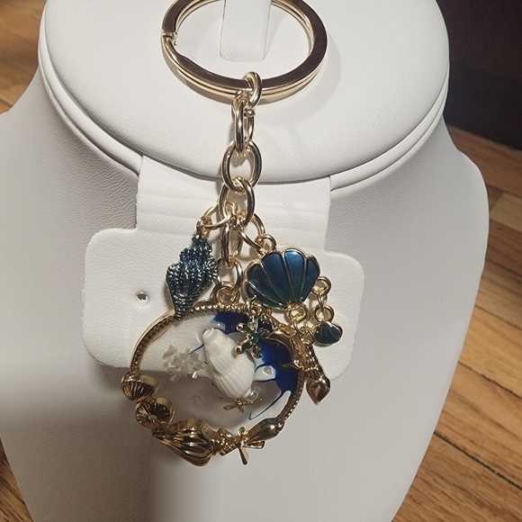 Shell Keychain - Picture 3 of 3